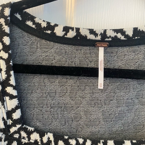 Free People- Cap Sleeve Tee - Picture 4 of 4